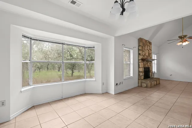 336 Lost Trail La Vernia, TX 78121
