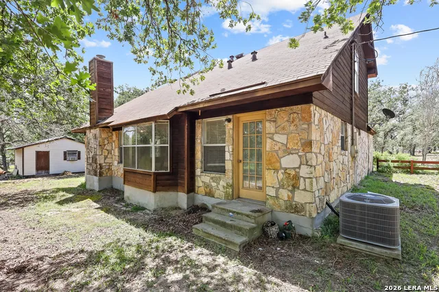 336 Lost Trail La Vernia, TX 78121