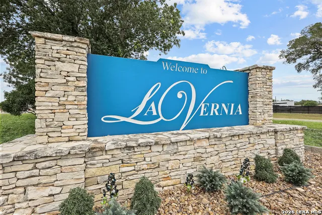 336 Lost Trail La Vernia, TX 78121