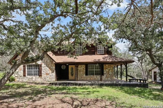 336 Lost Trail La Vernia, TX 78121