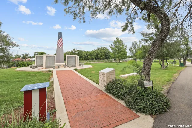 336 Lost Trail La Vernia, TX 78121