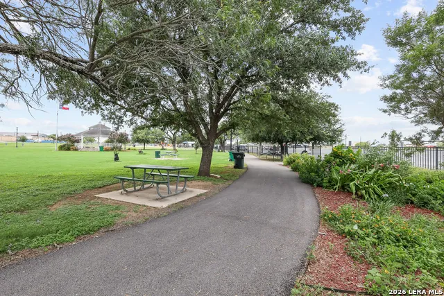 336 Lost Trail La Vernia, TX 78121