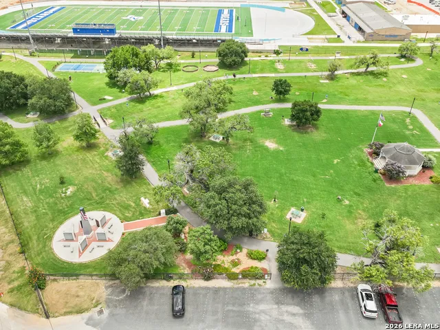 336 Lost Trail La Vernia, TX 78121