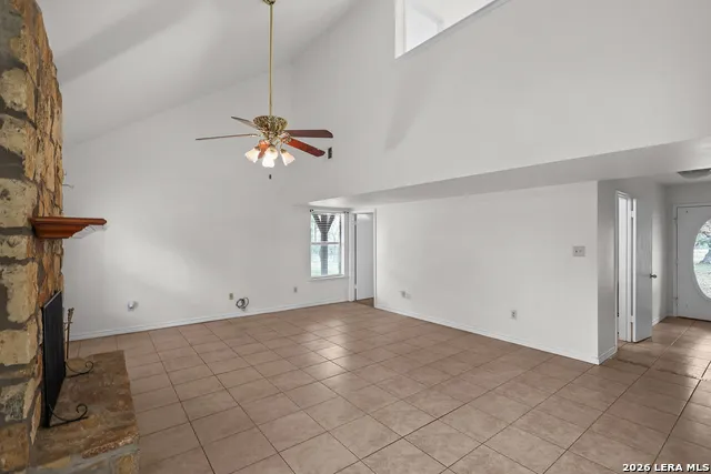336 Lost Trail La Vernia, TX 78121