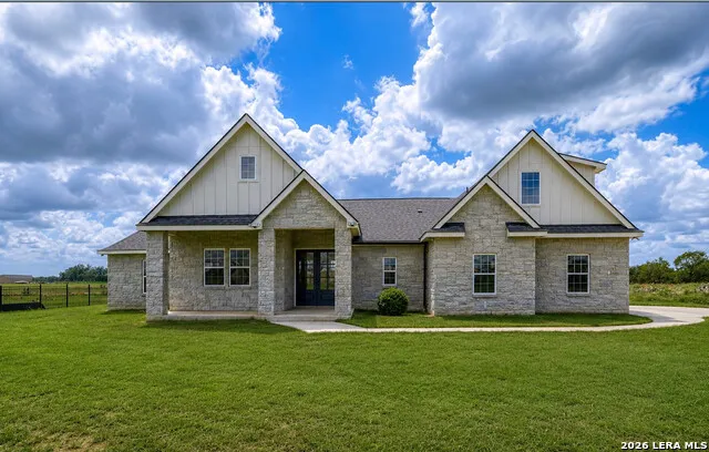 9671 Crow Ln Adkins, TX 78101