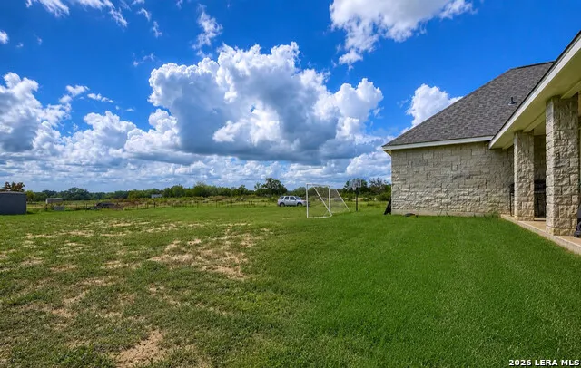 9671 Crow Ln Adkins, TX 78101