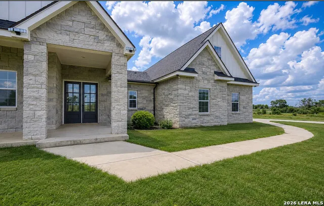 9671 Crow Ln Adkins, TX 78101