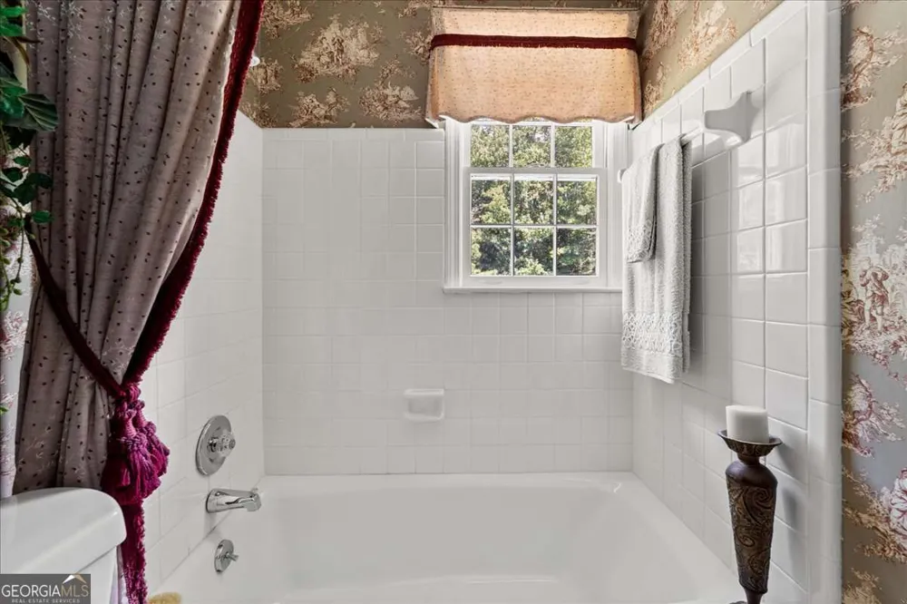 1033 Davenport CIR Powder Springs, GA 30127