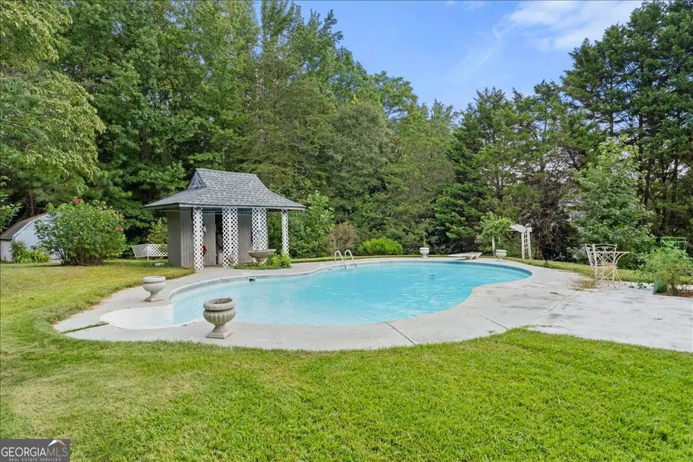 1033 Davenport CIR Powder Springs, GA 30127