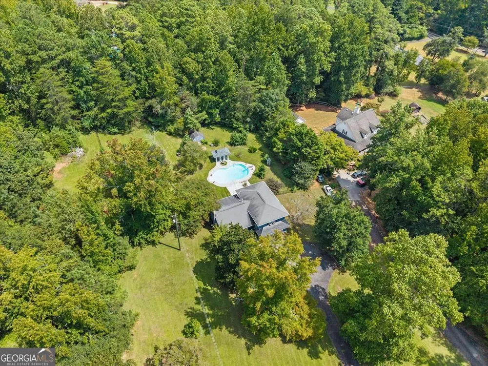 1033 Davenport CIR Powder Springs, GA 30127