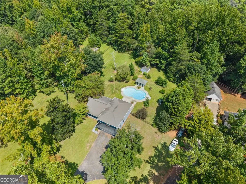 1033 Davenport CIR Powder Springs, GA 30127