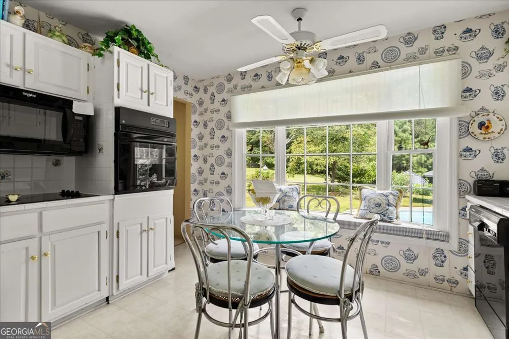 1033 Davenport CIR Powder Springs, GA 30127