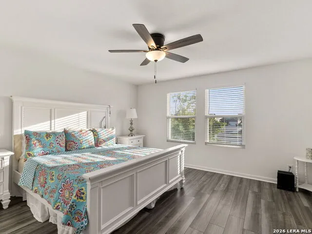4905 Hallies Garden St Hedwig, TX 78152