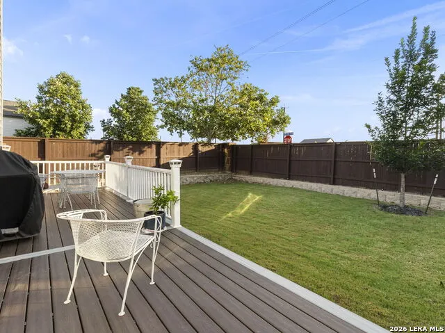 4905 Hallies Garden St Hedwig, TX 78152