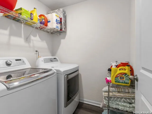 4905 Hallies Garden St Hedwig, TX 78152