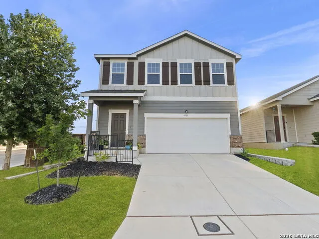 4905 Hallies Garden St Hedwig, TX 78152