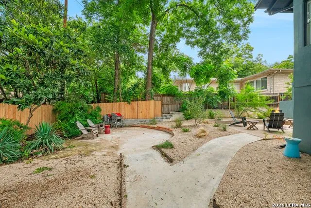105 Zambrano Terrell Hills, TX 78209