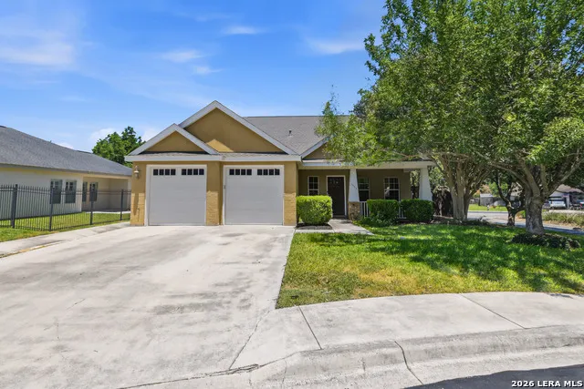 1720 Nordberg Seguin, TX 78155