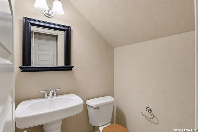 1720 Nordberg Seguin, TX 78155