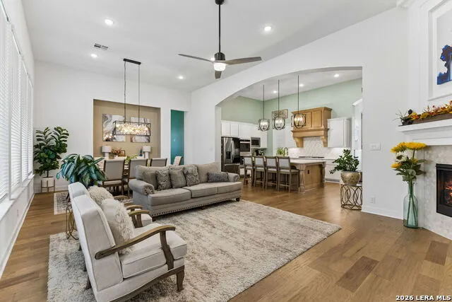 6826 Hallie Schertz, TX 78154