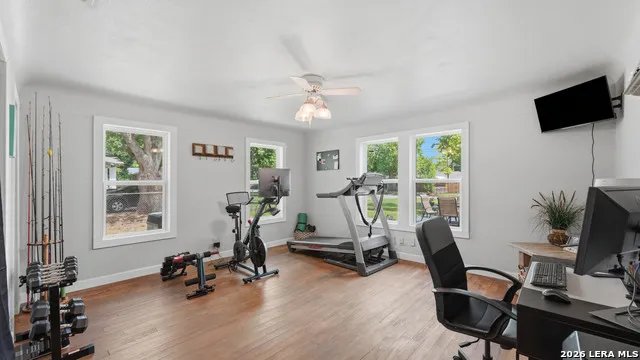 733 E Krezdorn Seguin, TX 78155
