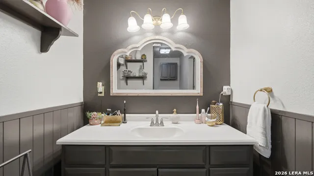 733 E Krezdorn Seguin, TX 78155