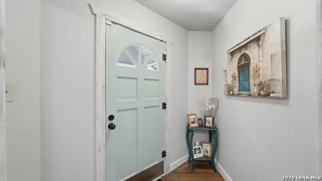 733 E Krezdorn Seguin, TX 78155