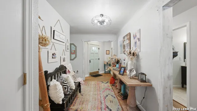 733 E Krezdorn Seguin, TX 78155