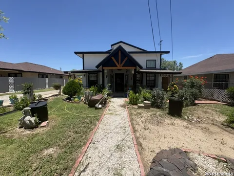 563 LA PALOMA DR