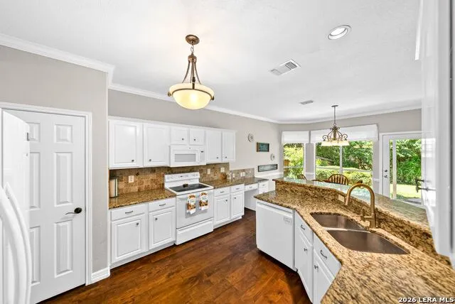 9347 Llano Verde Helotes, TX 78023