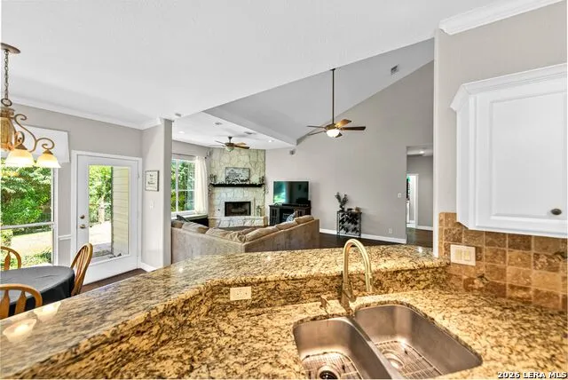 9347 Llano Verde Helotes, TX 78023