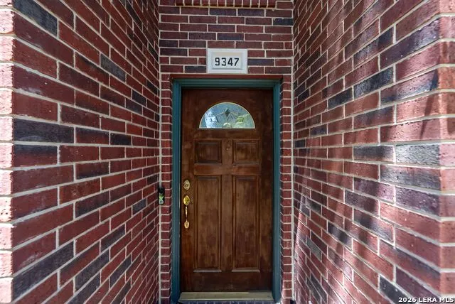 9347 Llano Verde Helotes, TX 78023