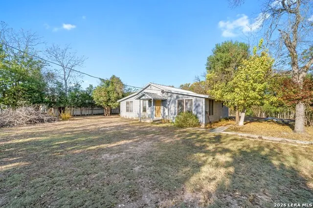 332 Powell Ave Kerrville, TX 78028