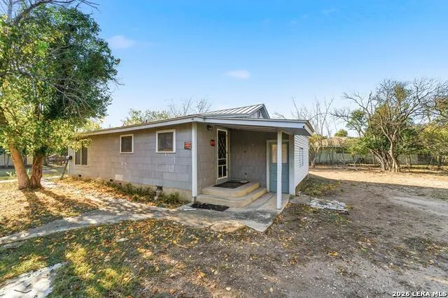 332 Powell Ave Kerrville, TX 78028