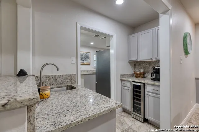614 Moorside Dr Windcrest, TX 78239