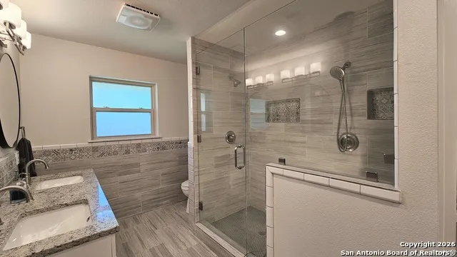 614 Moorside Dr Windcrest, TX 78239