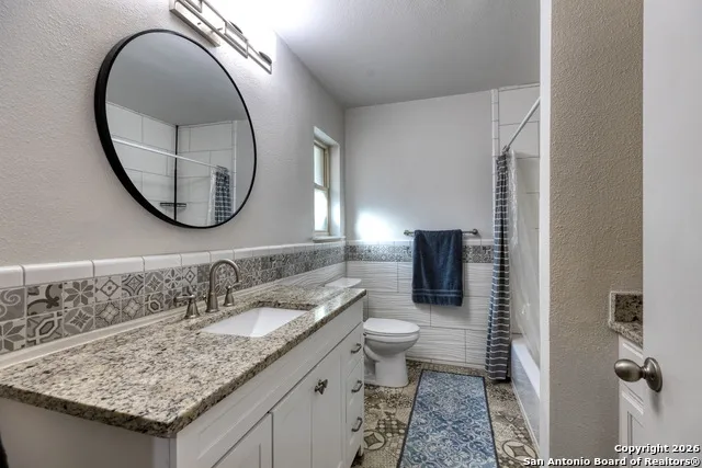 614 Moorside Dr Windcrest, TX 78239