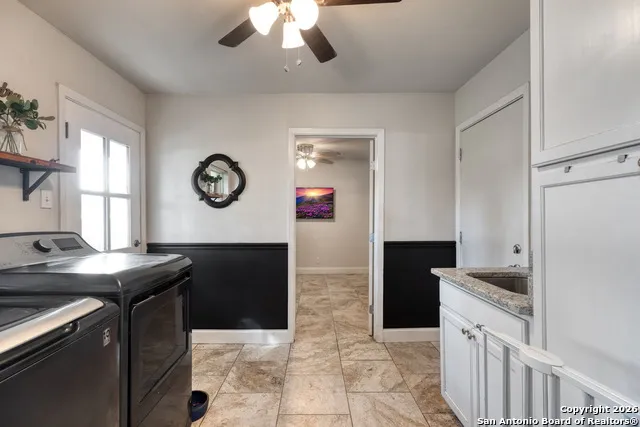 614 Moorside Dr Windcrest, TX 78239