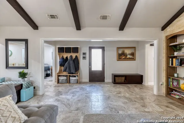 614 Moorside Dr Windcrest, TX 78239