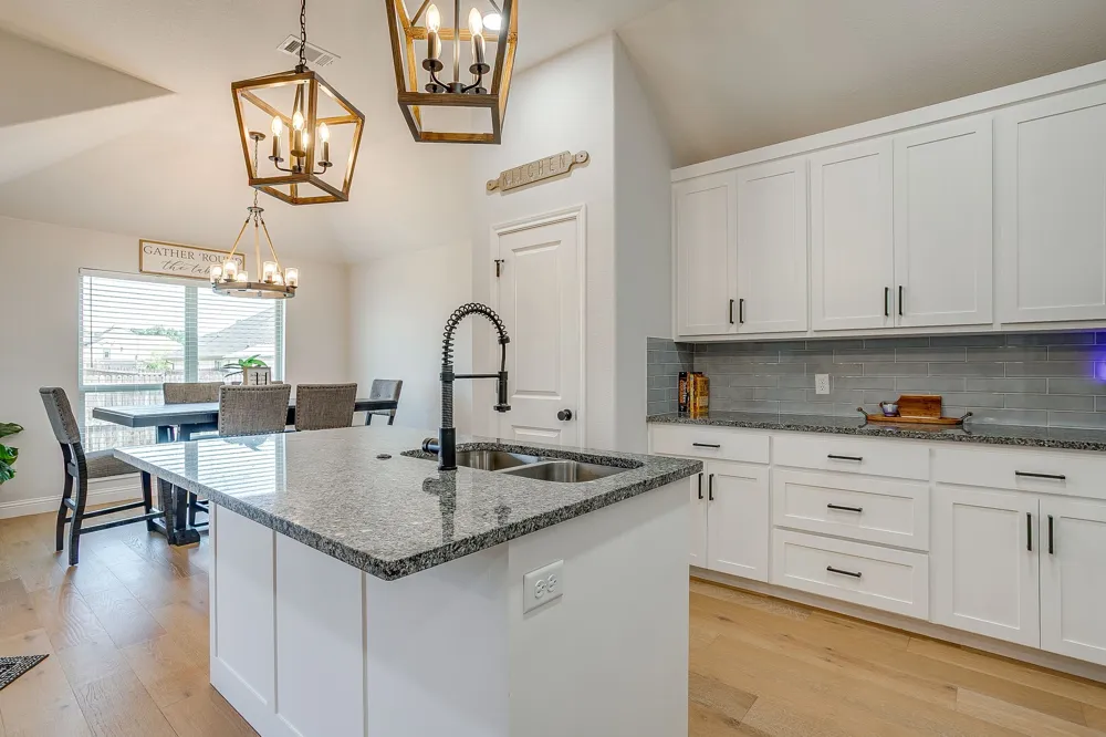 933 Avagail Avenue Springtown, TX 76082