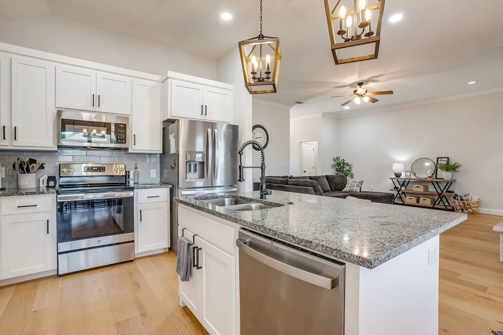 933 Avagail Avenue Springtown, TX 76082