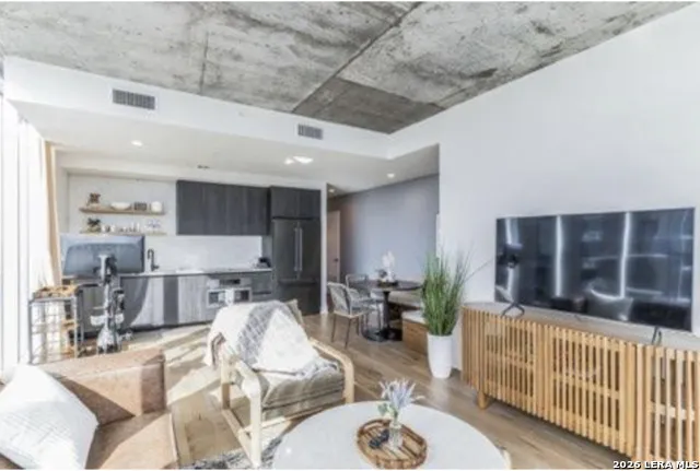 48 East Avenue #3008 Austin, TX 78701