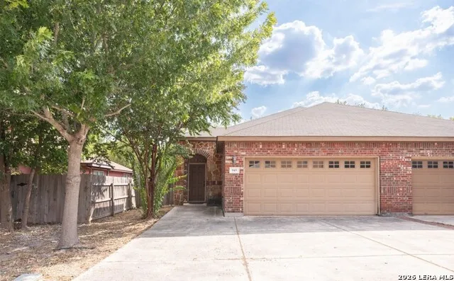 949 Brown Rock New Braunfels, TX 78130