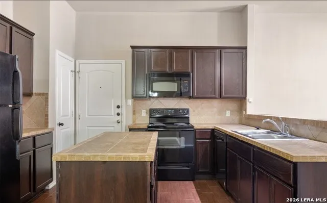 949 Brown Rock New Braunfels, TX 78130