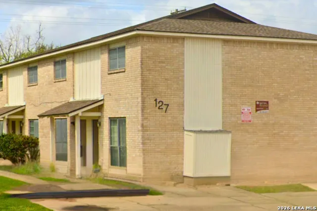 127 Regency Ave Victoria, TX 77904