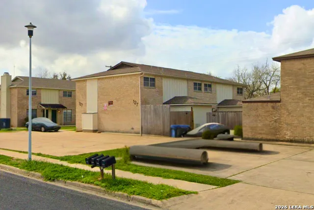 127 Regency Ave Victoria, TX 77904