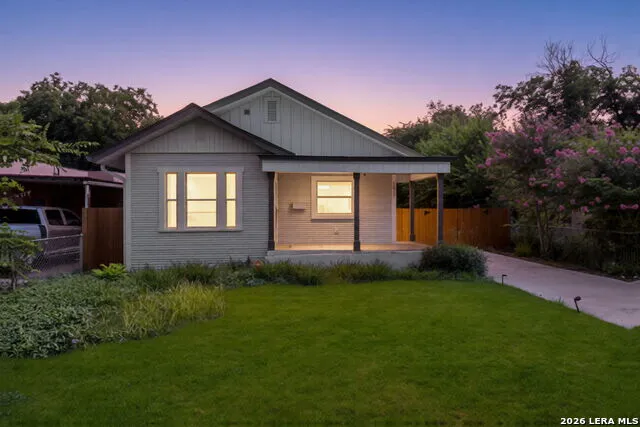 1917 W HUISACHE AVE San Antonio, TX 78201
