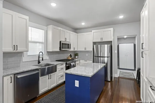 1917 W HUISACHE AVE San Antonio, TX 78201