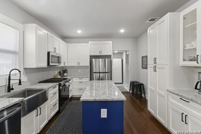1917 W HUISACHE AVE San Antonio, TX 78201