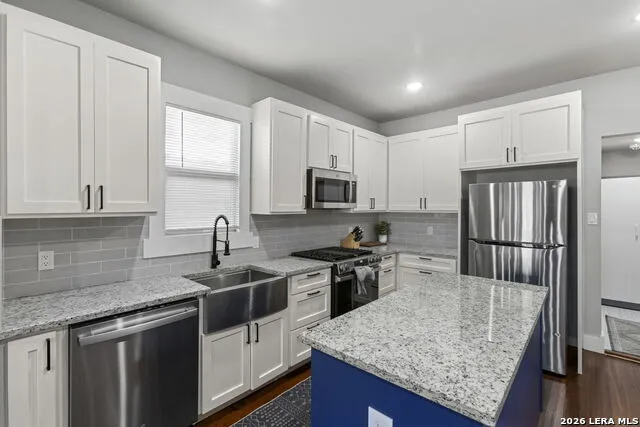 1917 W HUISACHE AVE San Antonio, TX 78201